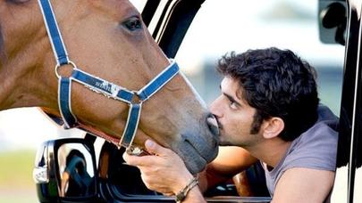 39 milyardlıq monarx - Video, Foto